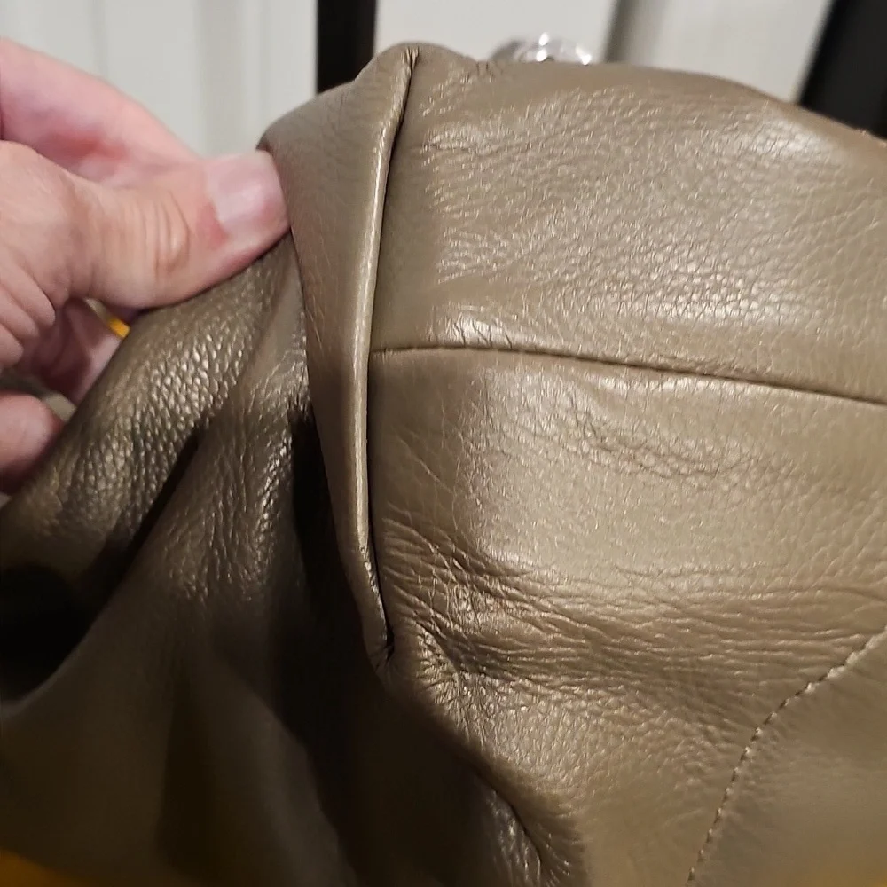 Michael Kors Collection Tonne Taupe Hobo Shoulder Bag EUC BMK-1109H